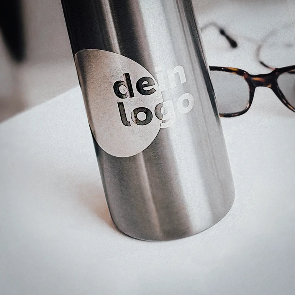 Trinkflasche aus Edelstahl mit individueller Gravur als Geschenk für Firmen